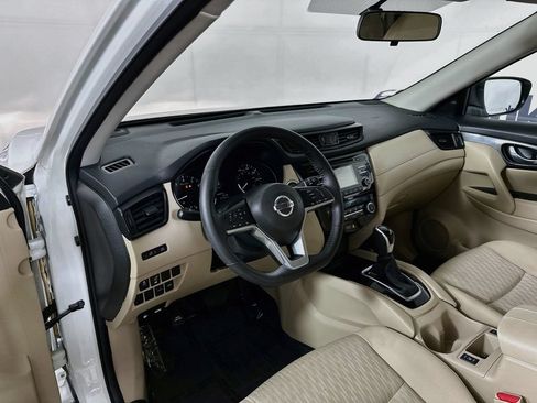 Used 2017 Nissan Rogue SV FWD image 10
