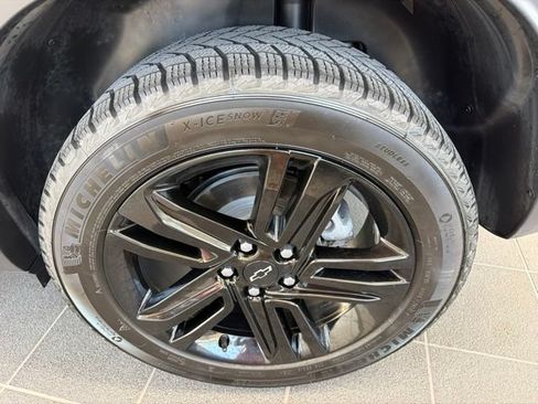 Used 2024 Chevrolet Trax ACTIV w/ Sunroof Package FWD image 6