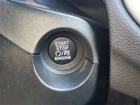 Used 2021 Jeep Compass 80th Special Edition image 25