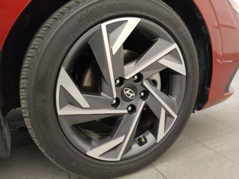 Used 2025 Hyundai Elantra Sport FWD image 31