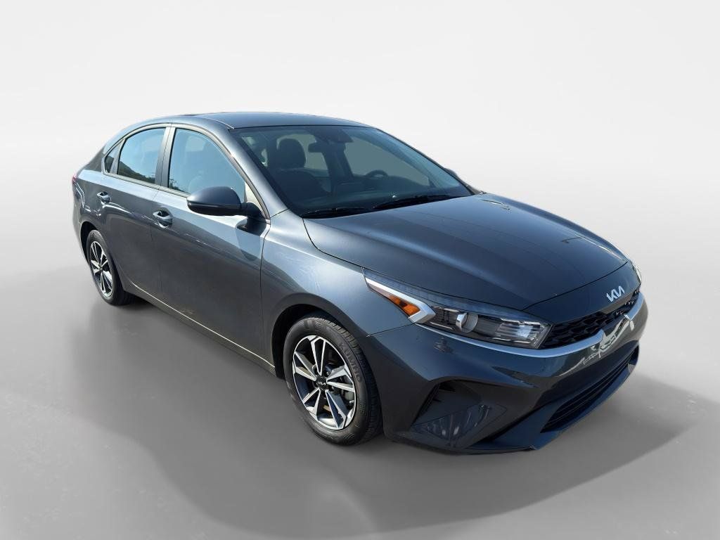 Used 2024 Kia Forte LXS w/ LXS Technology Package FWD image 7