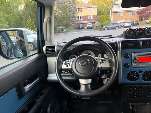 Used 2012 Toyota FJ Cruiser 4WD w/ Upgrade Pkg image 26