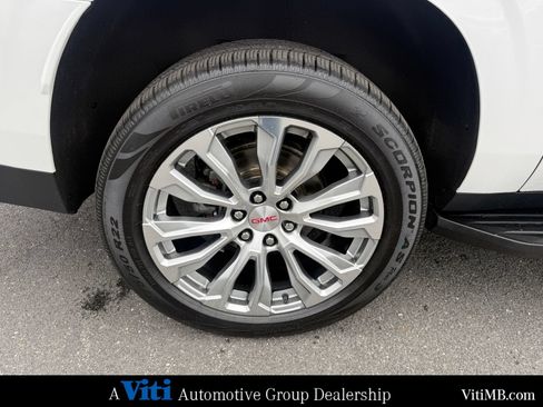 Used 2023 GMC Yukon XL Denali AWD/4WD image 14