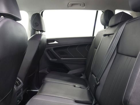 Used 2023 Volkswagen Tiguan SE image 25