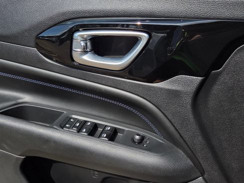 New 2026 Jeep Compass Latitude AWD/4WD image 14