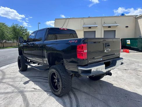 Used 2018 Chevrolet Silverado 1500 LT w/ LT Eassist Package AWD/4WD image 7