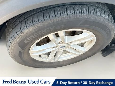 Used 2023 Ford Explorer XLT w/ Equipment Group 202A AWD/4WD image 19