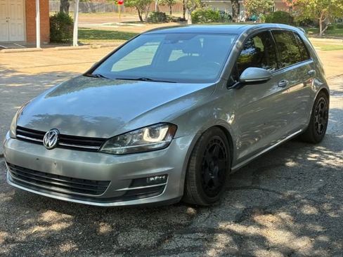 Used 2015 Volkswagen Golf S image 1