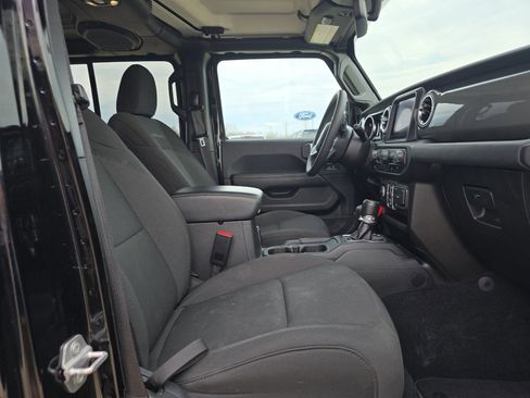 Used 2023 Jeep Gladiator Overland image 15