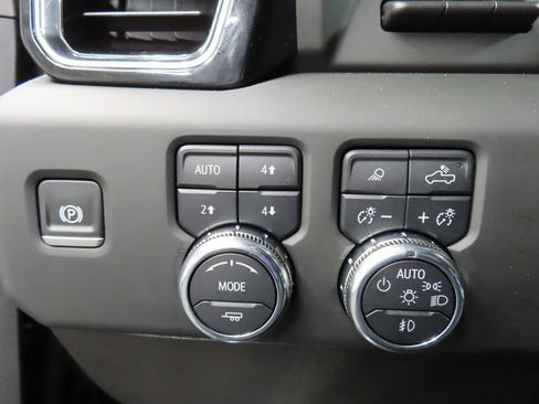 Used 2025 GMC Sierra 2500 Denali w/ Technology Package image 45