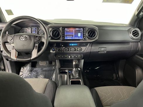 Used 2021 Toyota Tacoma TRD Sport w/ Technology Package AWD/4WD image 18