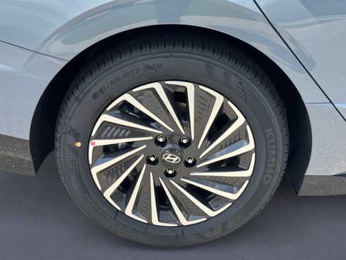 New 2026 Hyundai Sonata Limited FWD image 9