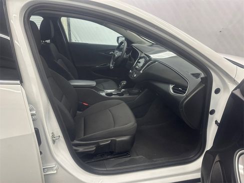 Used 2023 Chevrolet Malibu LT image 14