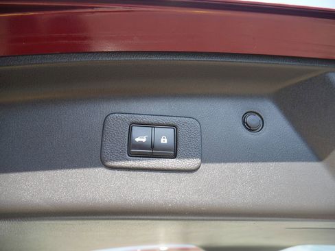 Used 2023 Nissan Armada Platinum w/ Captain's Chairs Package image 10