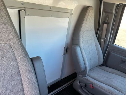 Used 2017 Chevrolet Express 3500 image 14