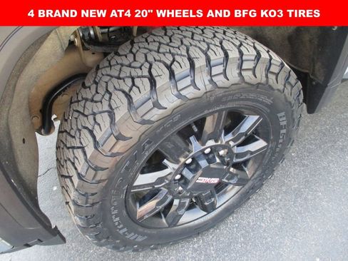 Used 2024 GMC Sierra 2500 Pro image 3