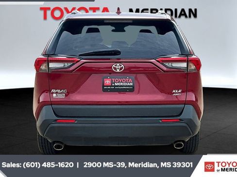 Used 2022 Toyota RAV4 XLE image 4