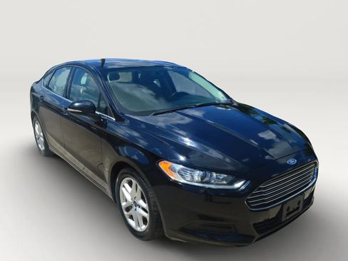 Used 2016 Ford Fusion SE FWD image 12