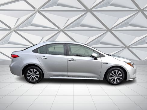 Used 2021 Toyota Corolla LE FWD image 12