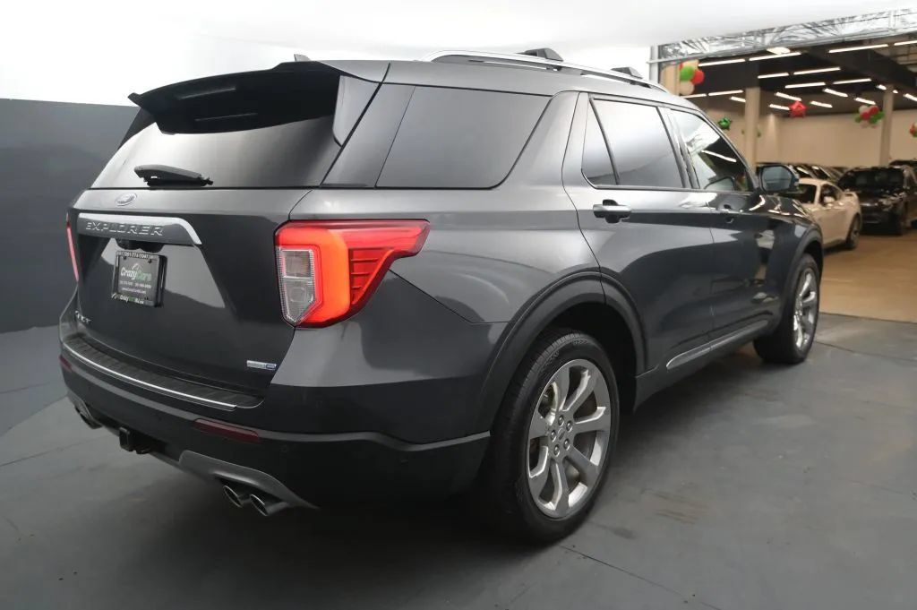 Used 2020 Ford Explorer Platinum w/ Premium Technology Package AWD/4WD image 5