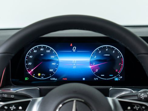 New 2026 Mercedes-Benz GLB 250 4MATIC image 18