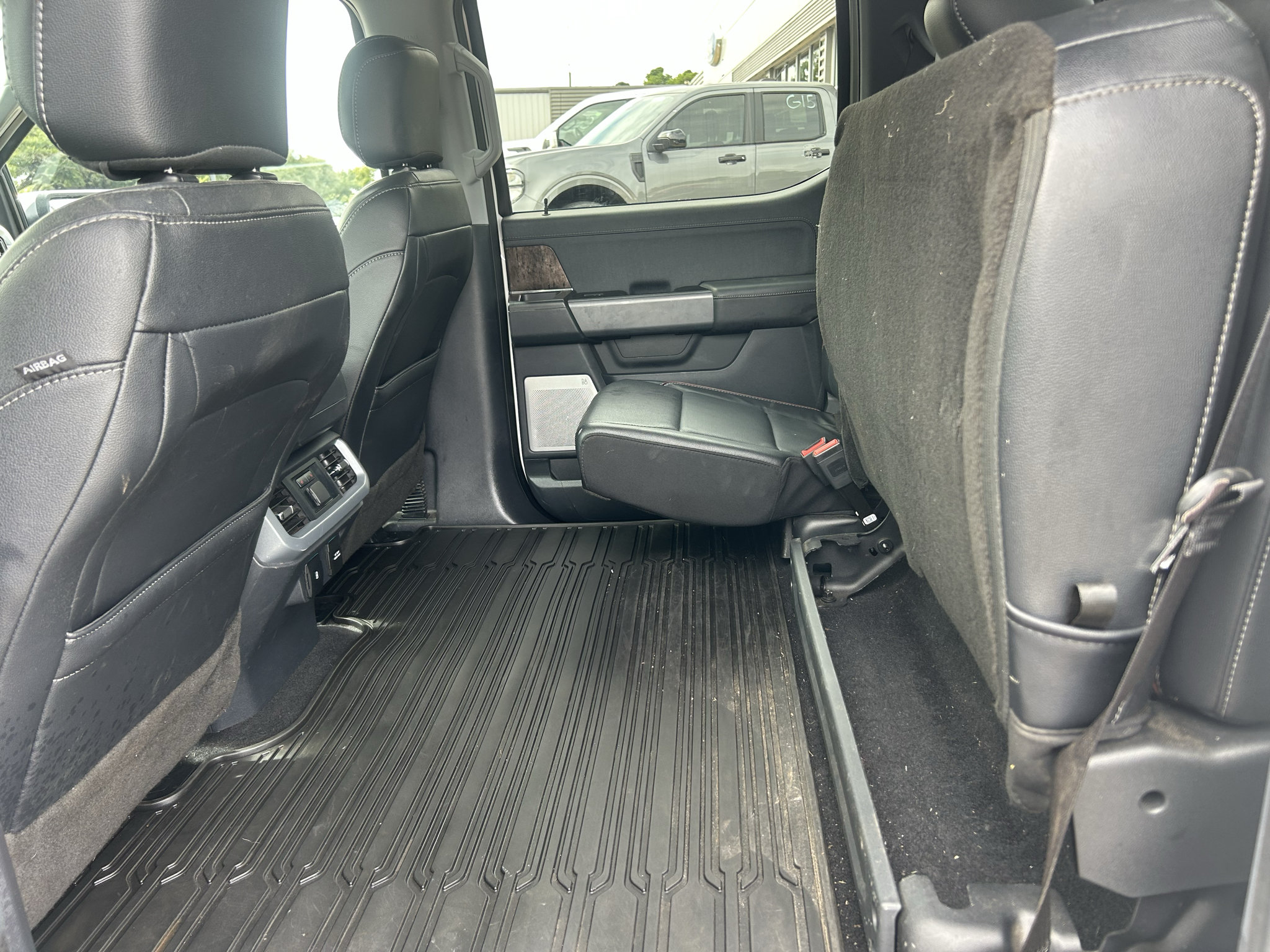 Used 2023 Ford F150 Lariat w/ Equipment Group 502A High AWD/4WD image 29