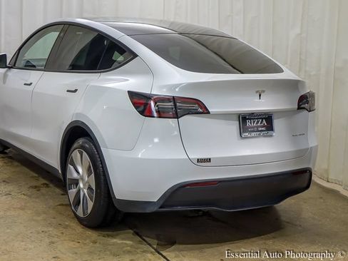 Used 2023 Tesla Model Y Long Range AWD/4WD image 5