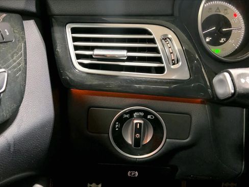 Used 2017 Mercedes-Benz CLS 550 4MATIC image 33