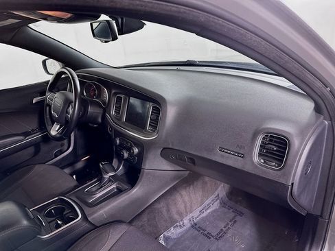 Used 2017 Dodge Charger SXT image 34