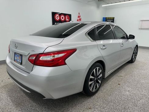 Used 2017 Nissan Altima 2.5 SL FWD image 11