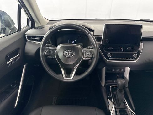 Certified 2025 Toyota Corolla Cross XLE AWD/4WD image 32