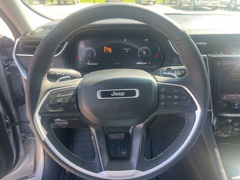 Used 2024 Jeep Grand Cherokee Limited w/ Black Appearance Package image 20