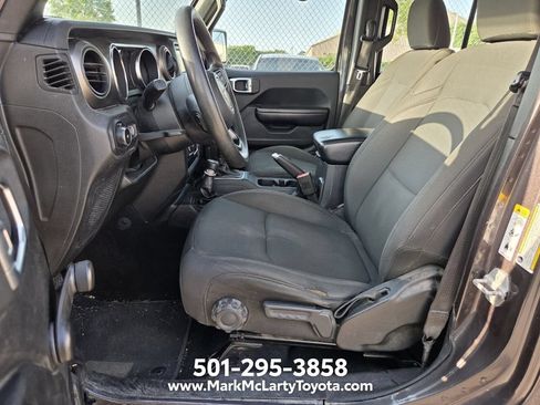 Used 2018 Jeep Wrangler Unlimited Sport AWD/4WD image 10
