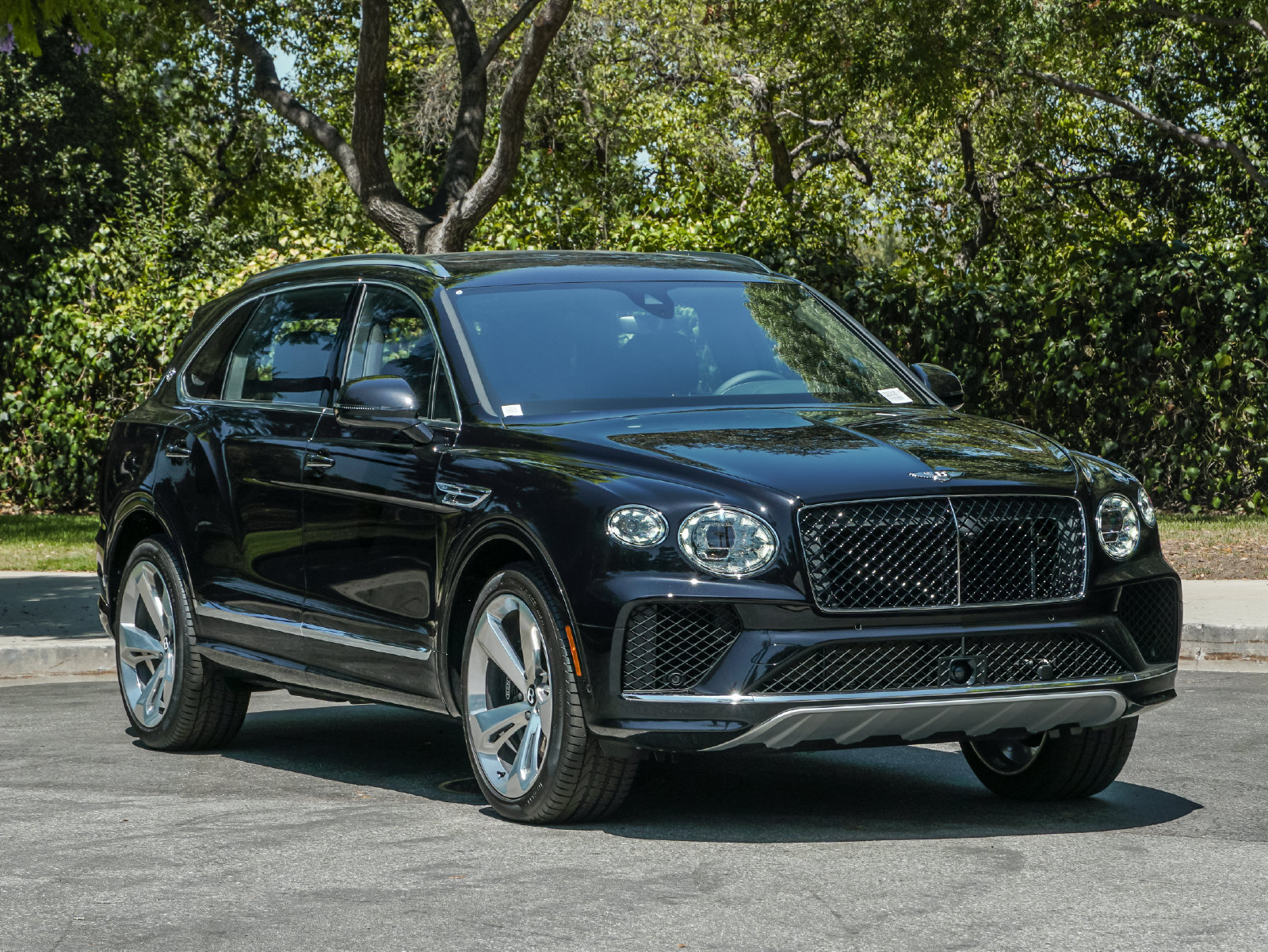 Used 2025 Bentley Bentayga Extended Wheelbase AWD/4WD image 9