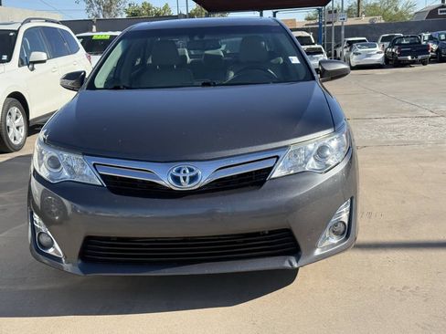 Used 2014 Toyota Camry XLE w/ Leather Package FWD image 2