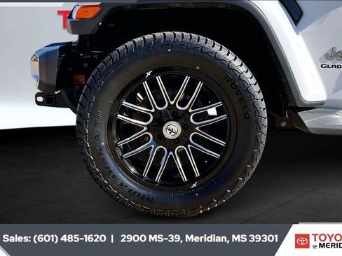 Used 2020 Jeep Gladiator Overland w/ Cold Weather Group image 7