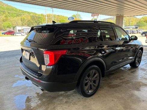 Certified 2023 Ford Explorer XLT w/ Equipment Group 202A image 4