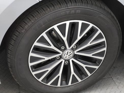 Used 2020 Volkswagen Jetta SE w/ SE Cold Weather Package FWD image 31