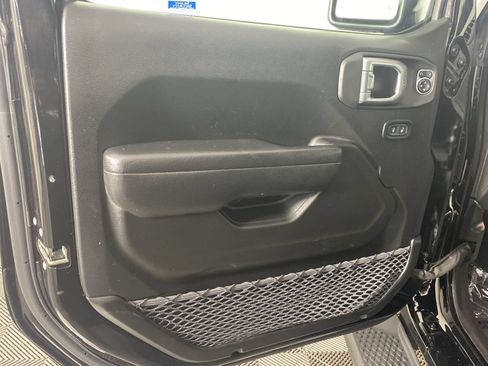 Used 2023 Jeep Wrangler Unlimited Sport AWD/4WD image 13