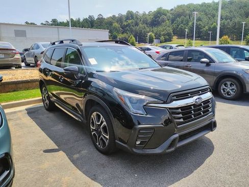 Used 2023 Subaru Ascent Limited AWD/4WD image 3