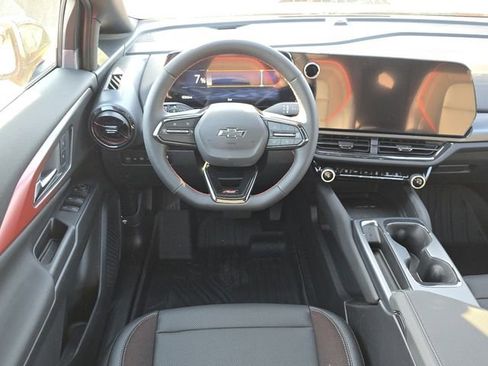 New 2026 Chevrolet Equinox EV LT image 24