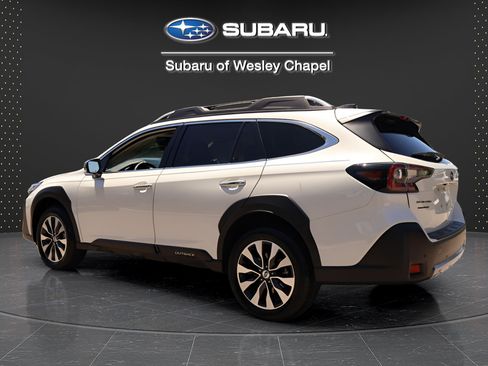 Certified 2023 Subaru Outback Touring AWD/4WD image 6