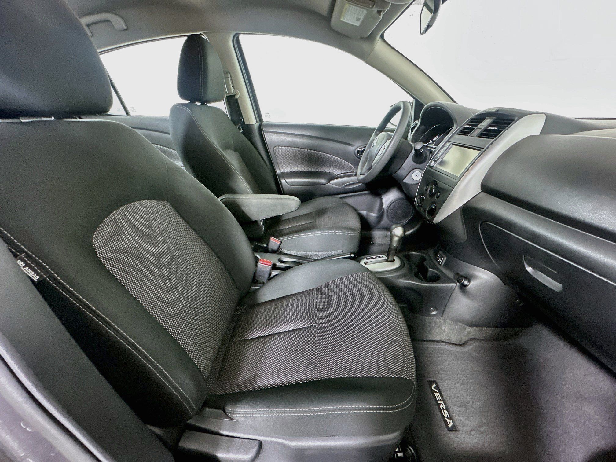 Used 2018 Nissan Versa SV FWD image 29