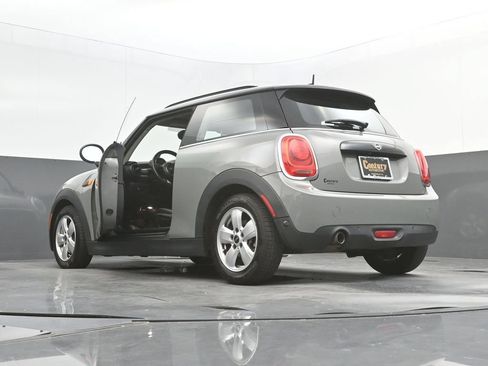 Used 2019 MINI Cooper 2-Door Hardtop FWD image 37