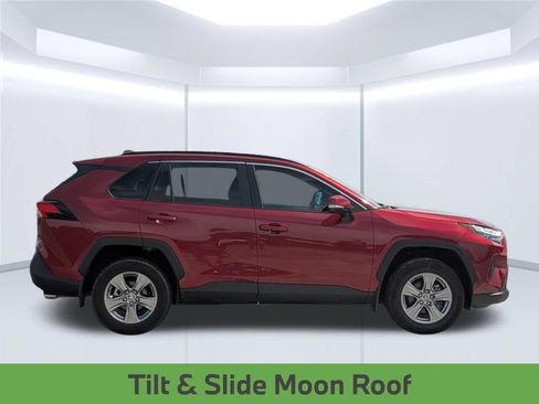 Used 2022 Toyota RAV4 XLE w/ Convenience Package FWD image 8