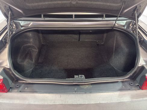 Used 2014 Dodge Challenger SXT RWD image 31