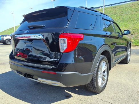 Used 2023 Ford Explorer XLT w/ Equipment Group 202A image 5