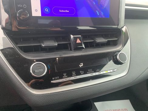 Used 2025 Toyota Corolla LE image 24