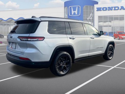 Used 2024 Jeep Grand Cherokee L Laredo image 9