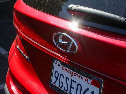 Certified 2023 Hyundai Santa Fe SEL AWD/4WD image 11